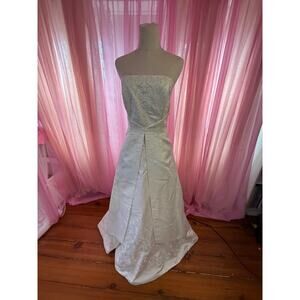 St. Tropez Wedding Dress with Bustle